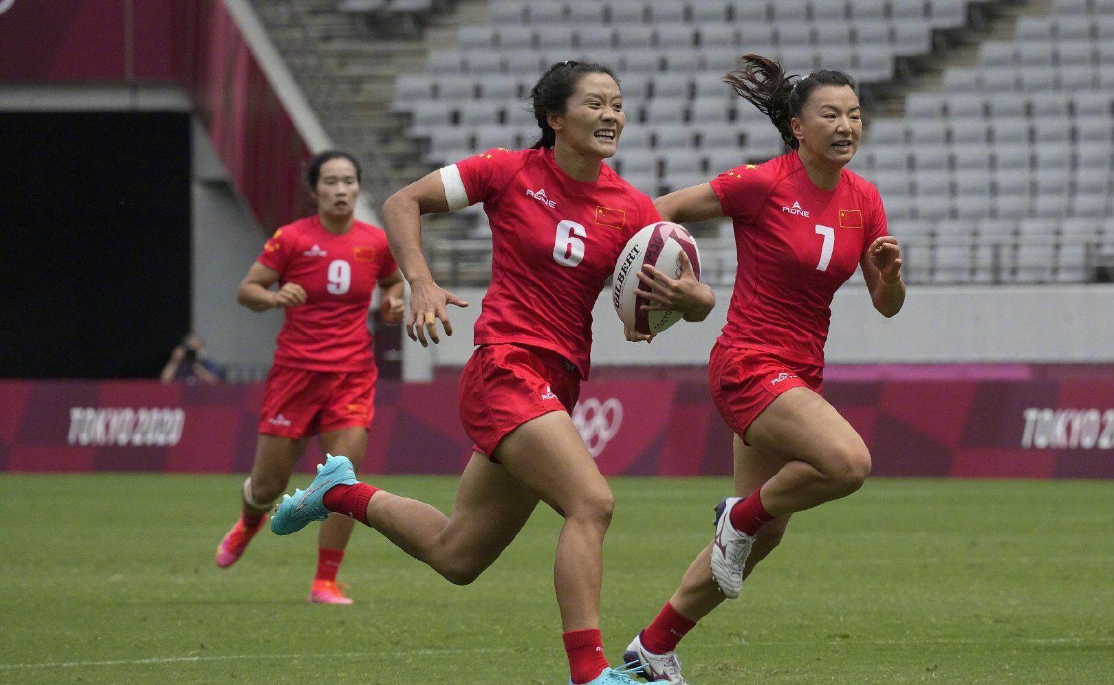 "女子橄榄球的崛起：挑战与机遇"的简单介绍